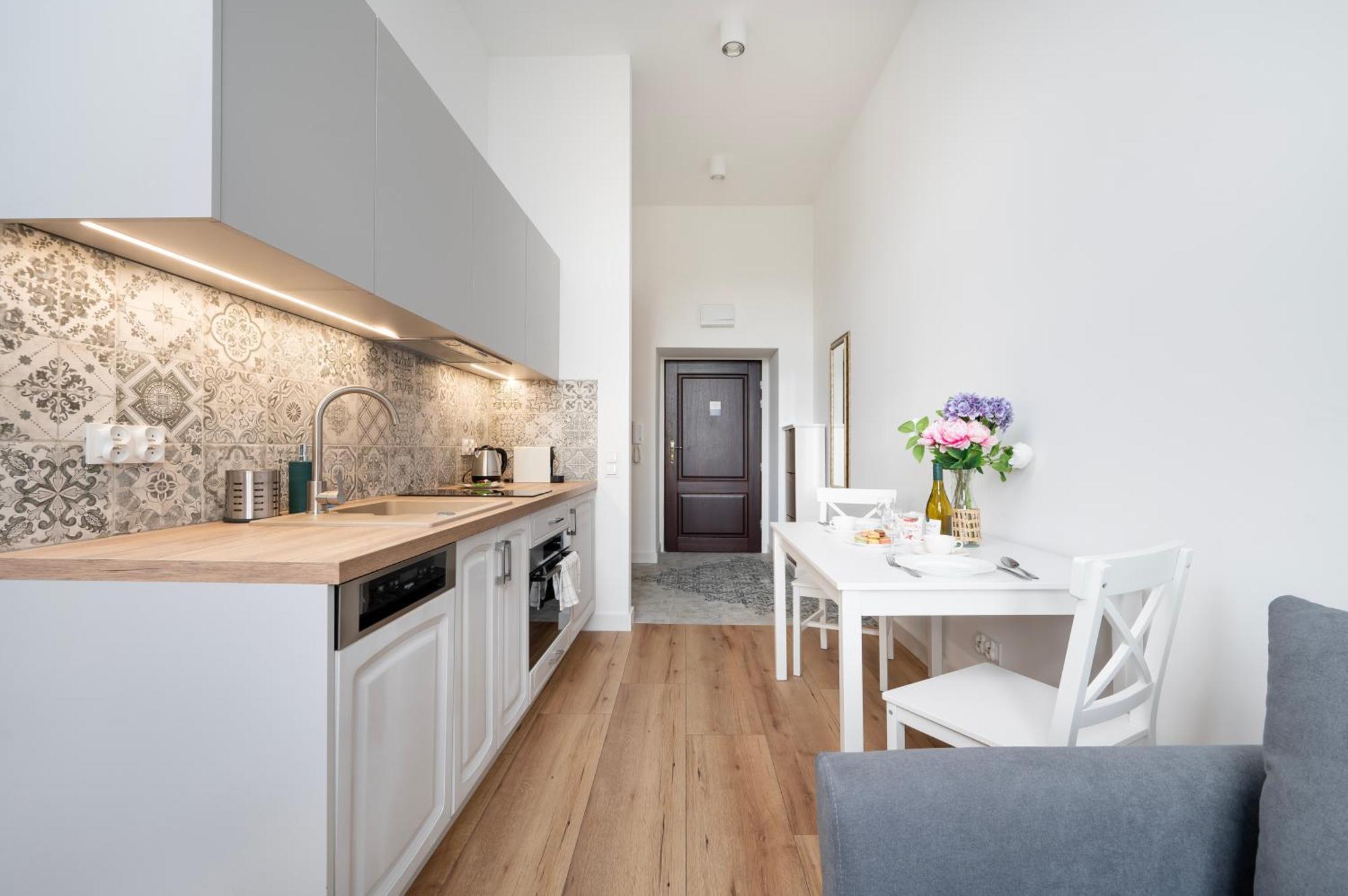 Lodz Jaracza Apt - Workspace, Parking, Park Nearby - By Rentujemy Екстер'єр фото